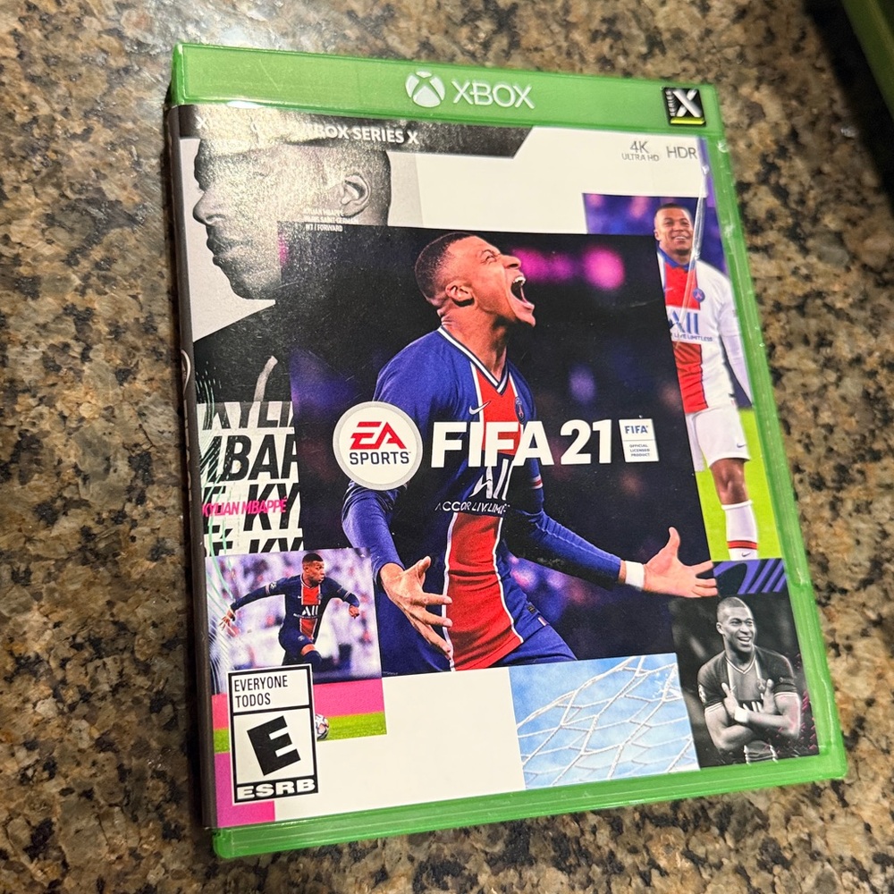 Xbox One - FIFA 21 video game soccer